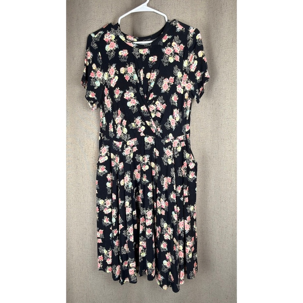 Torrid Dress Sz 0 Black Floral Super Soft Knit Faux Wrap Pockets